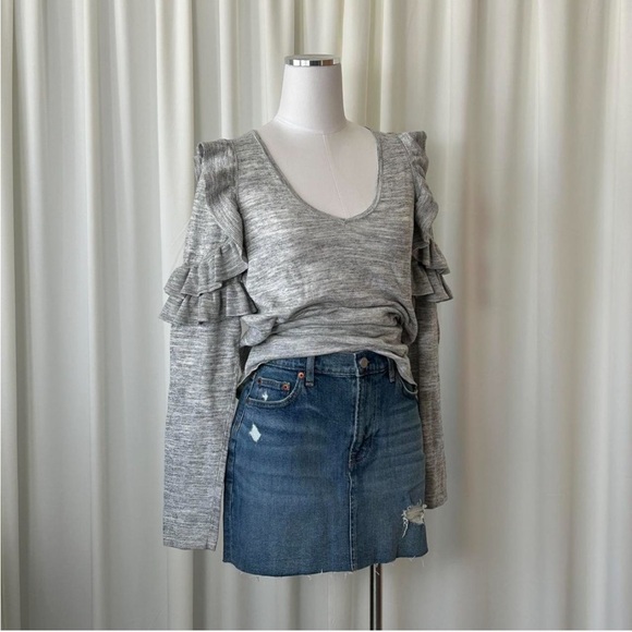 Lilly Pulitzer Sweaters - Lilly Pulitzer Fresca Sweater ruffled sleeves V-neck size Large.